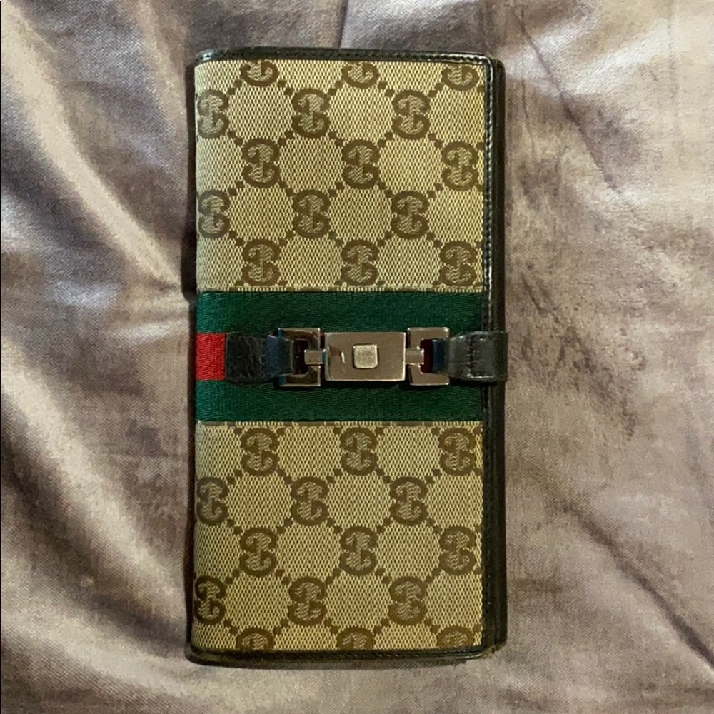 Authentic Gucci Wallet - Picture 3 of 8